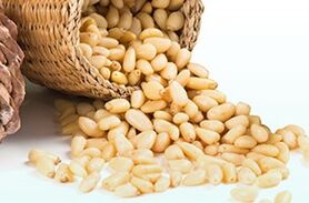 Nueces de cedro por poder